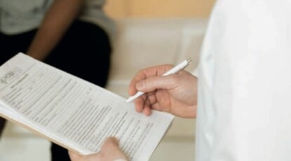 Immigrazione, ideologia e medicina: i dettagli dell’inchiesta sul reparto di Malattie infettive 