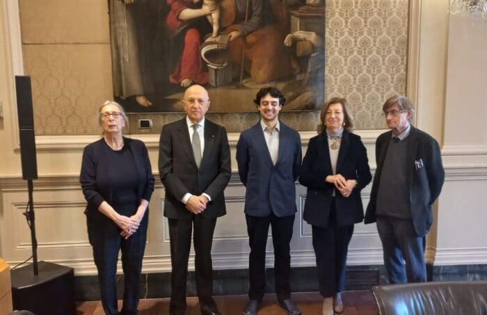 Foto a seguito delle donazioni delle 23 lettere