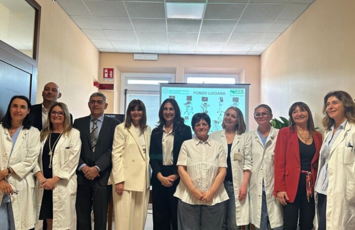 Fondo Luciana Presentazione Nuove Tecnologie Al Centro La Dir. P.O. Lugo E La VicePres. Fondo Filantropico Italiano