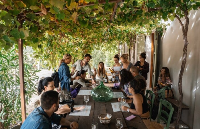 Un Momento Di Degustazione In Cantina