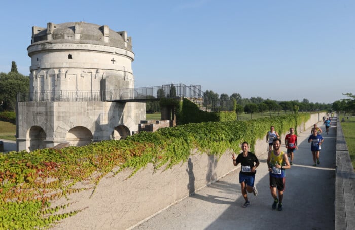 RAVENNA 04/07/2015. ROMAGNA TRAIL CORSA PODDISTICA CON PARTENZA ALL 5.30 DAI GIARDINI PER 16 KM