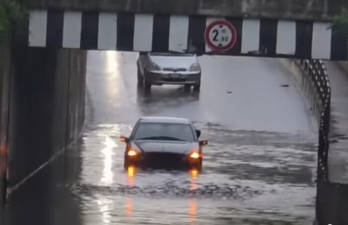 auto sottopasso cervia bloccata