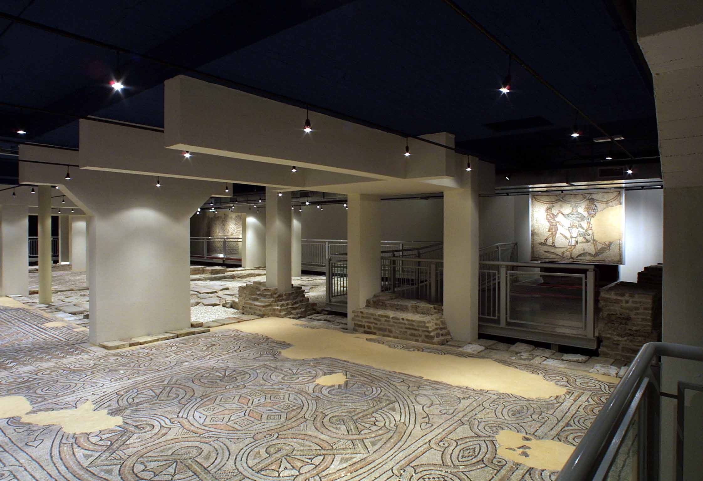 Domus Dei Tappeti Di Pietra Interno Panoramica (1)