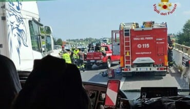 L Incidente Mortale Che Ha Creato Il Caos Sull A14 In Direzione Ancona Dopo Il Casello Di Faenza Una Persona E Morta E 8 Sono Rimaste Ferite 