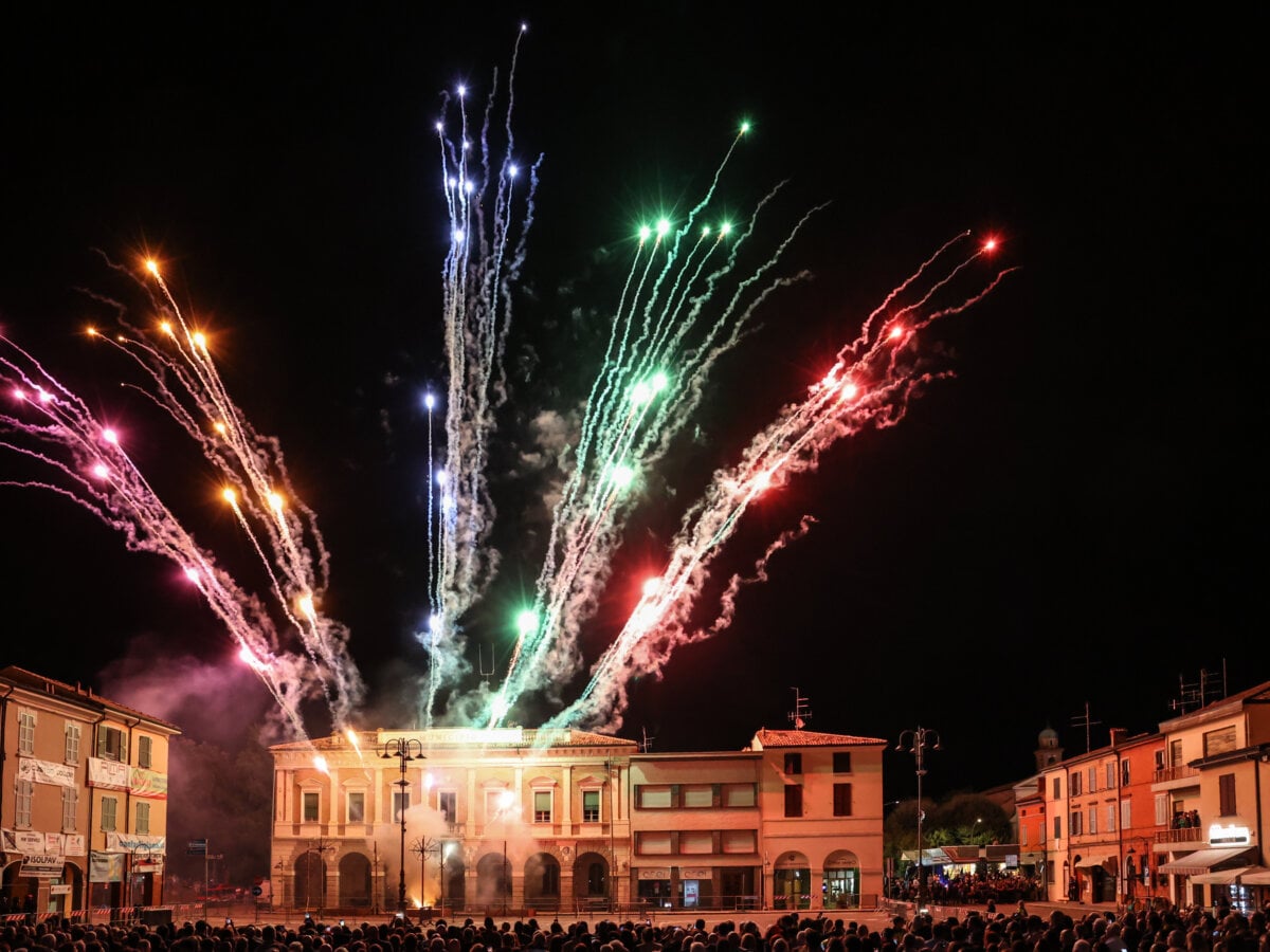 Cs 123 Fira Di Sett Dulur Fuochi Artificio