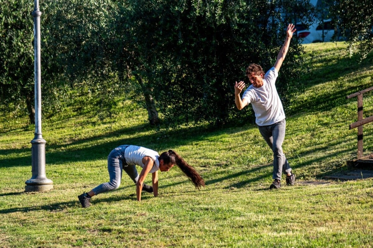 Azioni Fuori Posto Percorsi Incrociati (1)