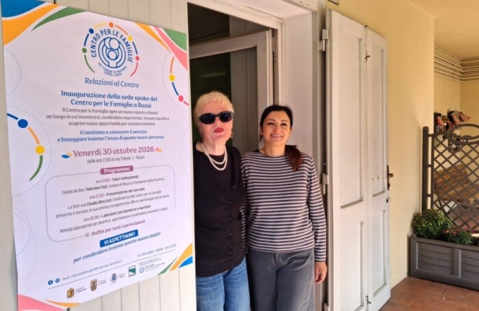 Cs 162 Nuova Sede A Russi Del Centro Per Le Famiglie Da Sinistra Maria Pelleriti E Claudia Mosciatti