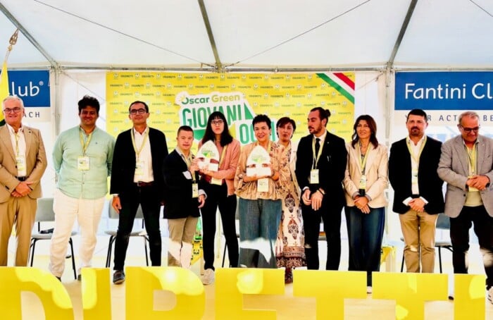 Premiazione Sul Palco Ravagli Con I Ragazzi Della Coop San Vitale E Assessori Mammi, Monti E Vice Sindaco Cervia Grandu