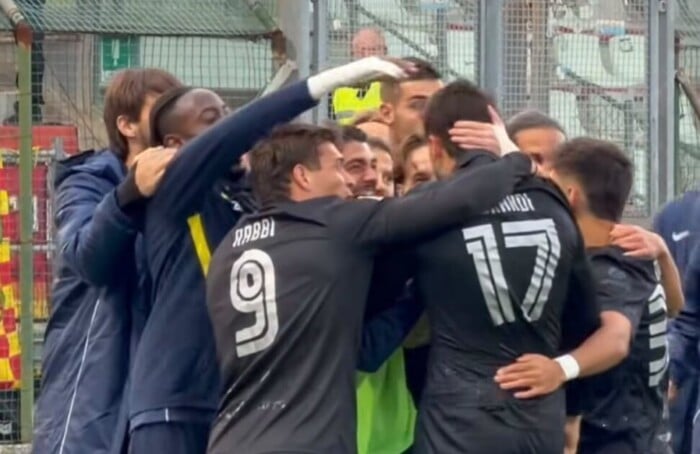 Festa al gol di Lonardi