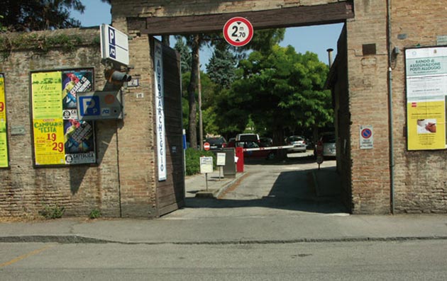 parcheggio via Port'Aurea